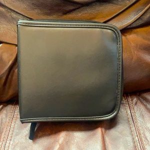 Case Logic black leather 32 disc holder